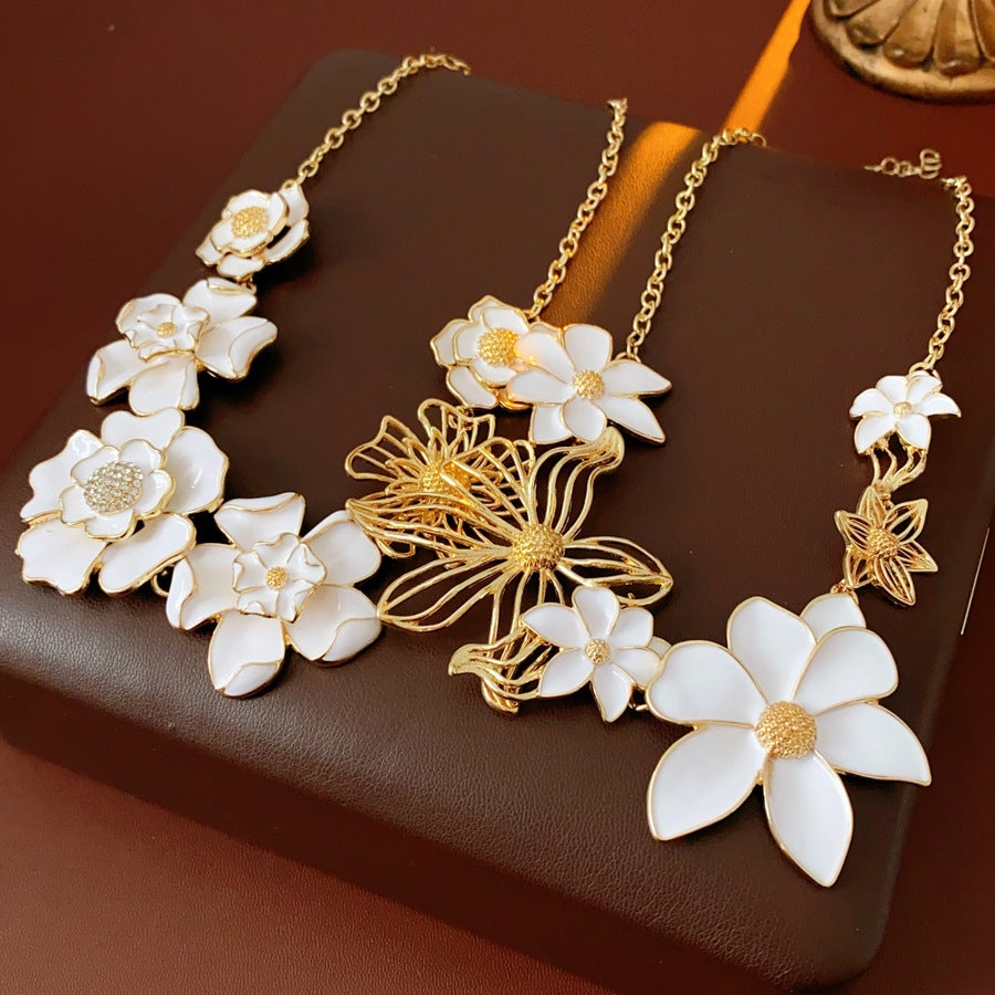 Medieval vintage Oil Drip Flower Necklace Vintage Court Style Fashion Versatile Collarbone Chain Exquisite Versatile Jewelry