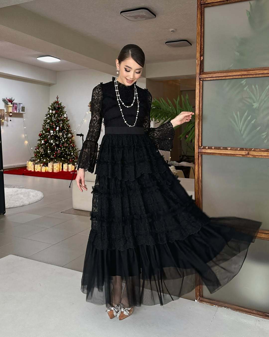 2025Early Autumn New Bell Sleeve Vintage Lace Mesh Patchwork Dress Women Slim Elegant Long Dress