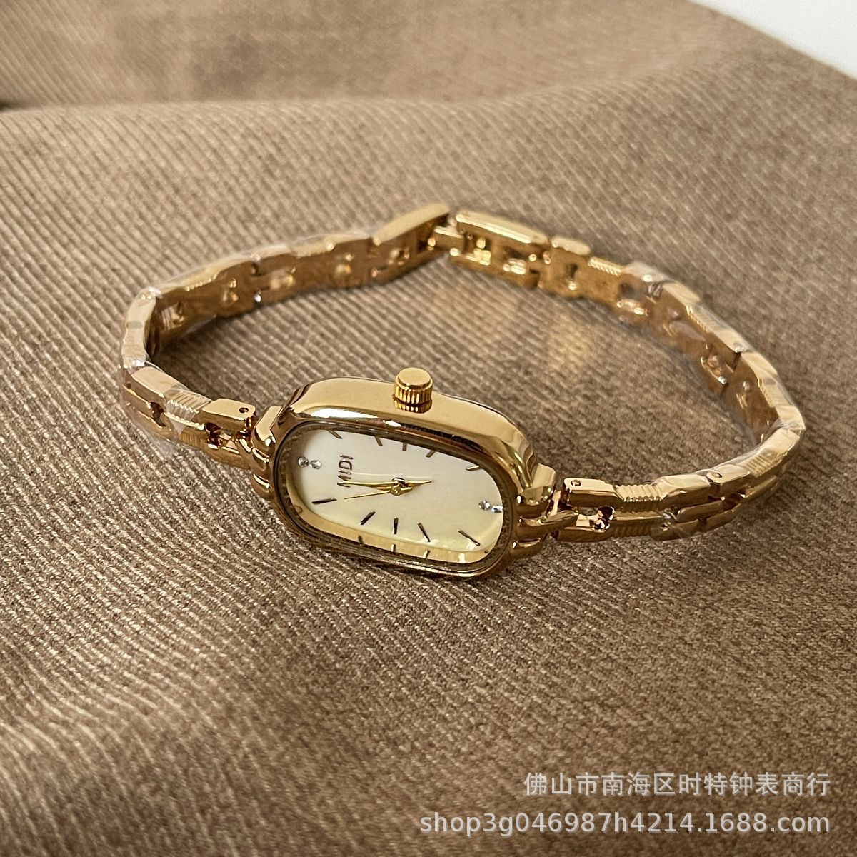 Internet Celebrity Middle Ages vintage Vintage Chain Watch for Women, Light Luxury, Mother-of-Pearl, High Aesthetic, Fashionable, Elegant, Live Streaming, Cross-Border