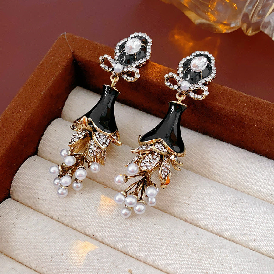 Medieval vintage Jewelry Set Silver Needle Oil Drop Flower Bow Pearl Earrings High-end Vintage Necklace