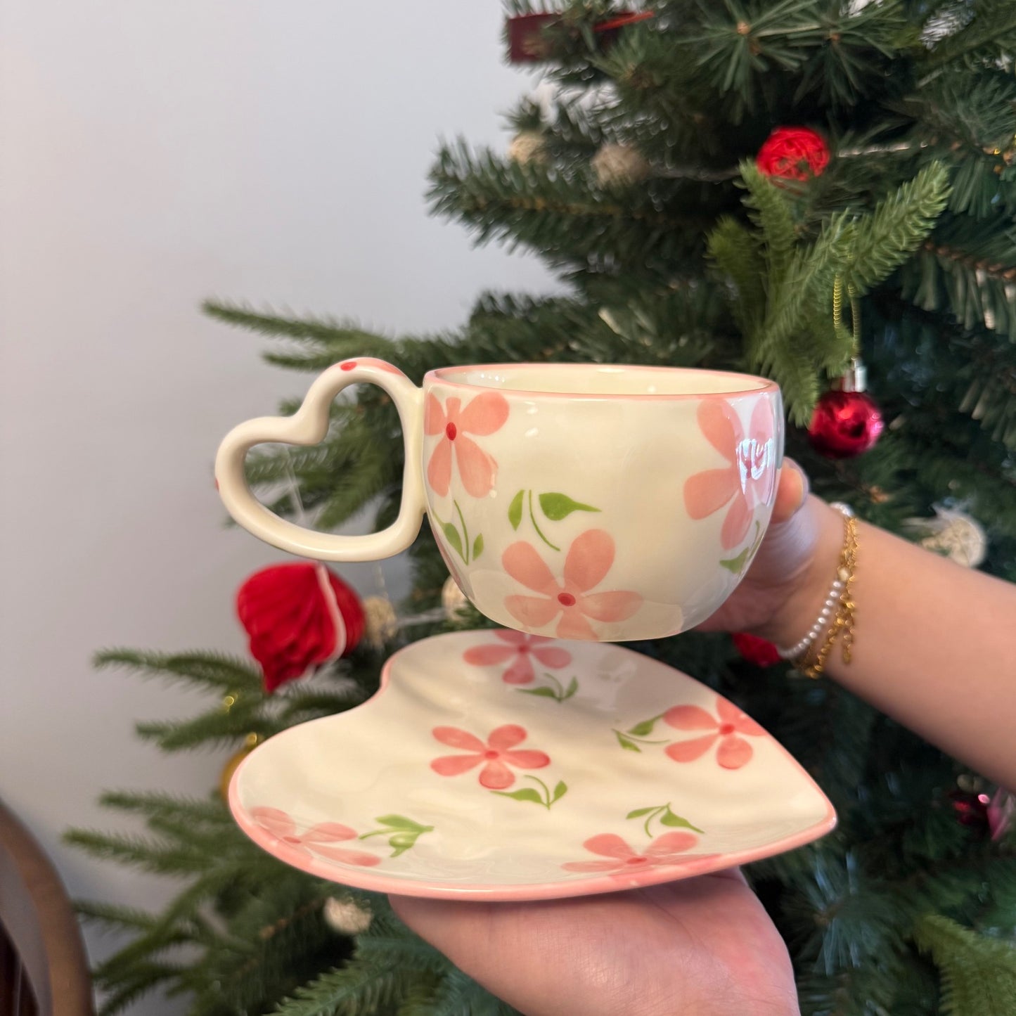 Korean Style ins Wind Hand-painted Heart Ceramic Cup and Saucer Hand Pinched Irregular Heart-Shaped Coffee Cup and Saucer Afternoon Tea Cup and Saucer