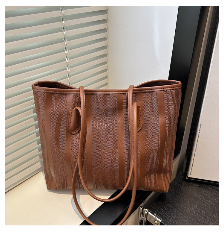 Casual Patchwork Fashion Large Capacity Pendant2025Spring New Fashion Commuting Texture Casual Shoulder Tote Bag for Women