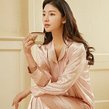 High-end Flowing Sheer Skirt for Women in Summer2025New Style Glassy Sheer Large Hem Mid-Length Draped a Women's pleated skirt