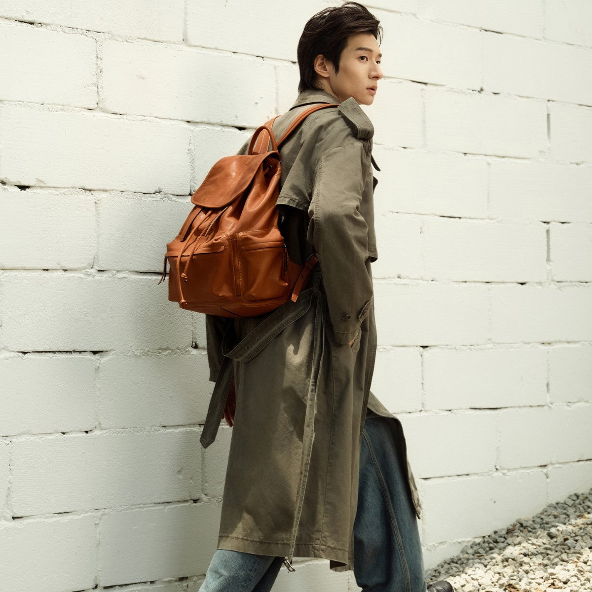 Qiu Zhen Vegetable-Tanned Sheepskin Self-Travel Backpack Travel Lightweight Casual Retro Genuine Leather Large Capacity Backpack Unisex http://detail.1688.com/offer/969513720056.html