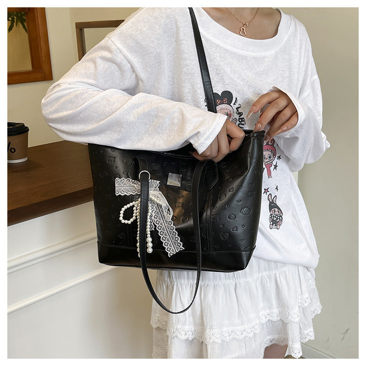 European and American Trendy Simple Large Capacity Tote Bag2025New high-value casual cute embossed single-shoulder handbag
