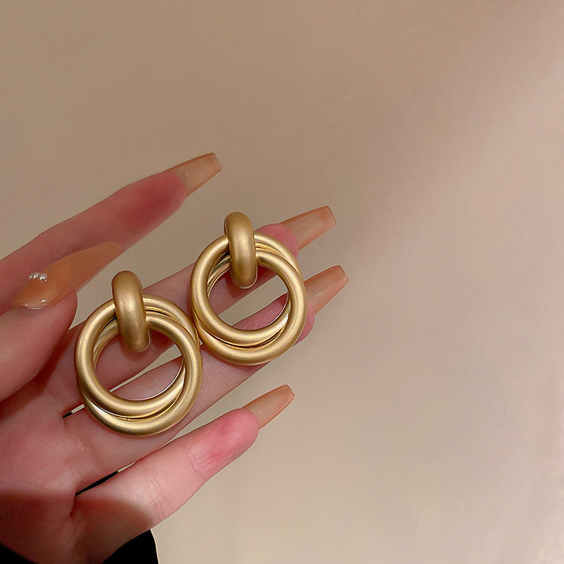 Silver Needle Metal Earrings High-end Simple Stud Earrings Fashion Versatile Light Luxury Unique Niche Earrings Yiwu Wholesale