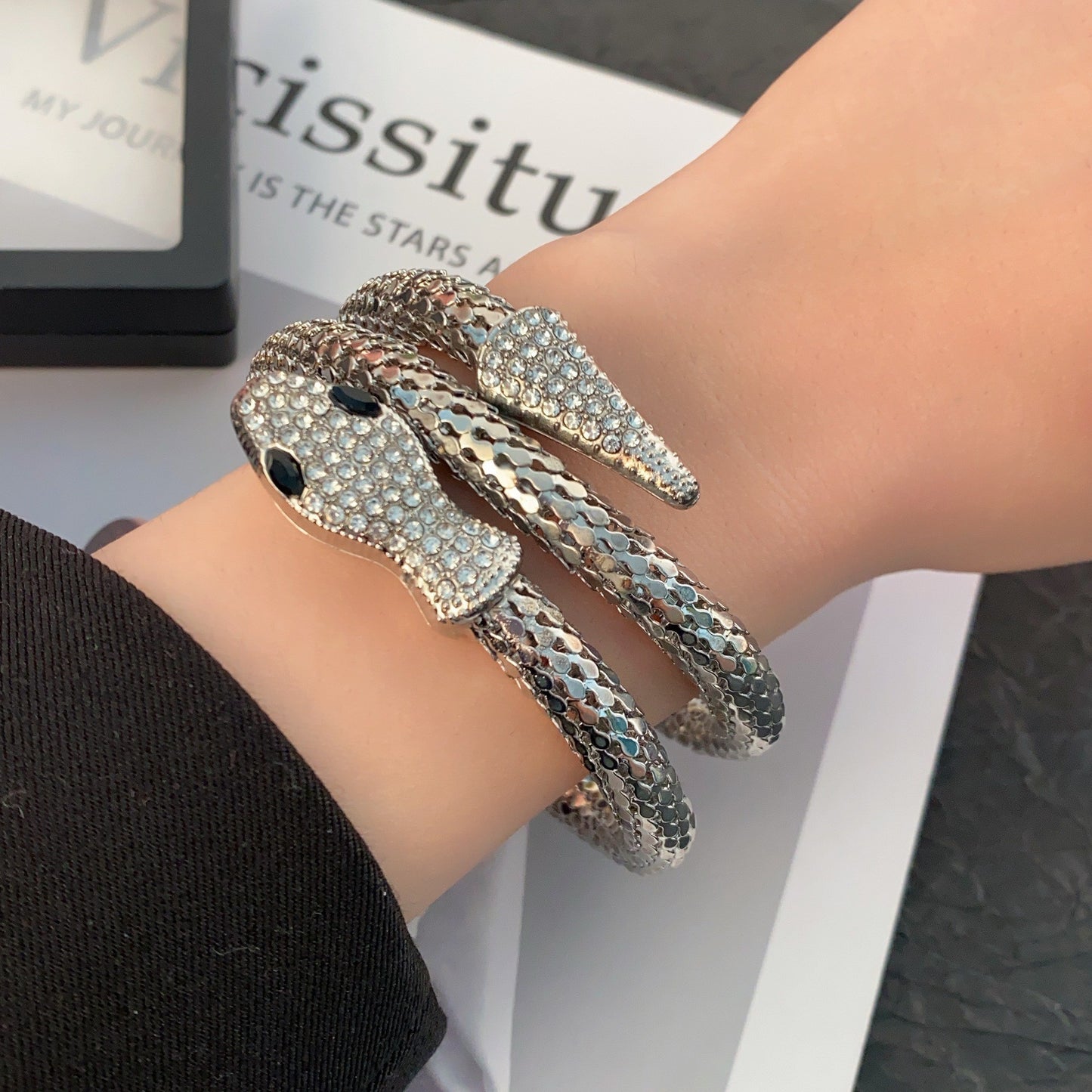 Light Luxury Niche Design Y2K Necklace Bracelet Set Elegant Versatile Sweet Cool Spicy Girl Choker High-end Collarbone Chain