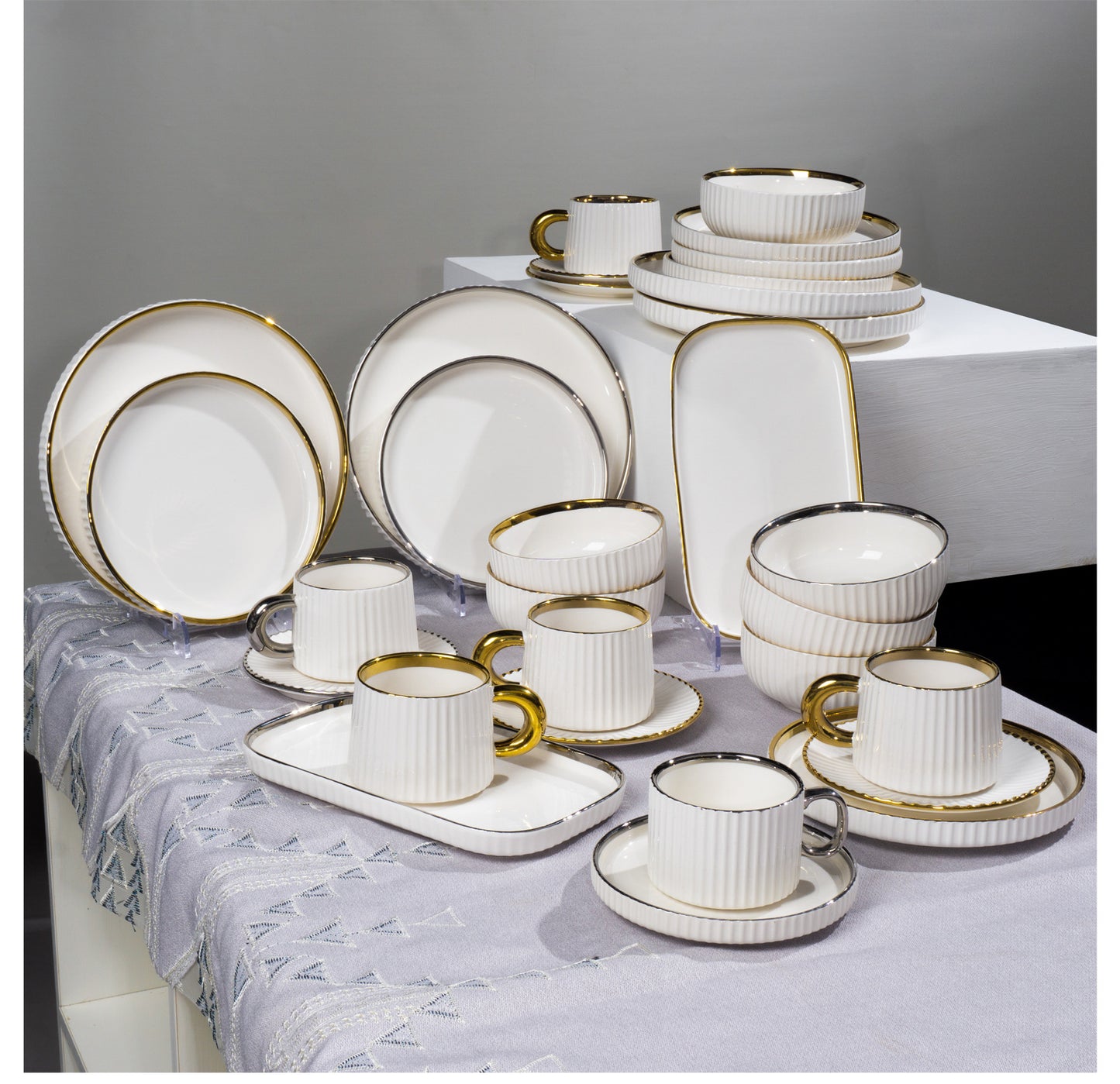 2024New Luxury Bowl and Plate Set Household Bowl High-end Ceramic Bowlware Plate Chopsticks Housewarming Bowl Plate Tableware Set
