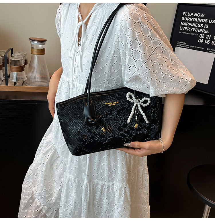 High-end stylish large-capacity women's bag2025New Spring and Summer Niche Single Shoulder Underarm Bag for Work and Commuting