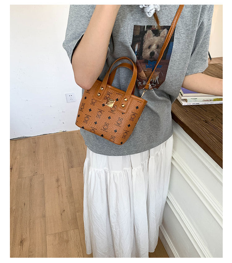 Large Capacity Stylish Versatile Korean Version ins Women's Bag2025New fashionable and high-end one-shoulder tote bag
