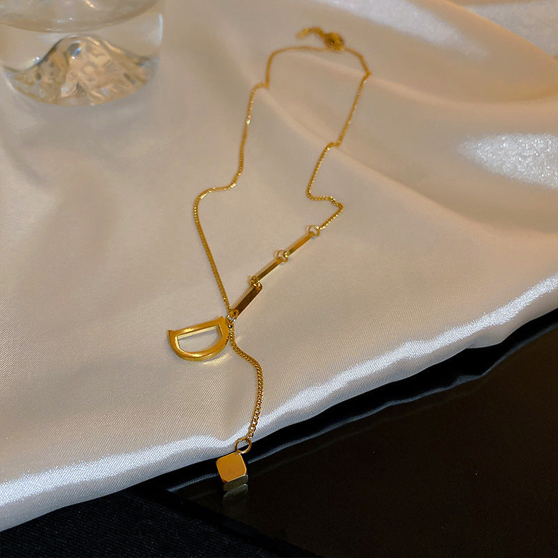18K Real Gold Plated Moon Heart Pendant Necklace Simple Versatile Elegant Collarbone Chain Light Luxury High-End Necklace