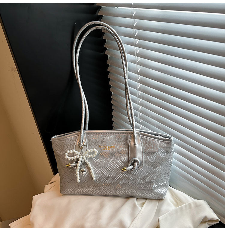 High-end stylish large-capacity women's bag2025New Spring and Summer Niche Single Shoulder Underarm Bag for Work and Commuting