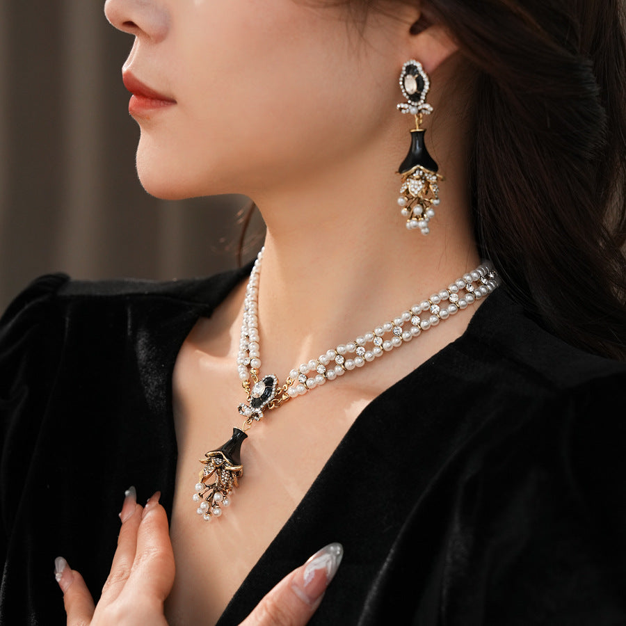 Medieval vintage Jewelry Set Silver Needle Oil Drop Flower Bow Pearl Earrings High-end Vintage Necklace
