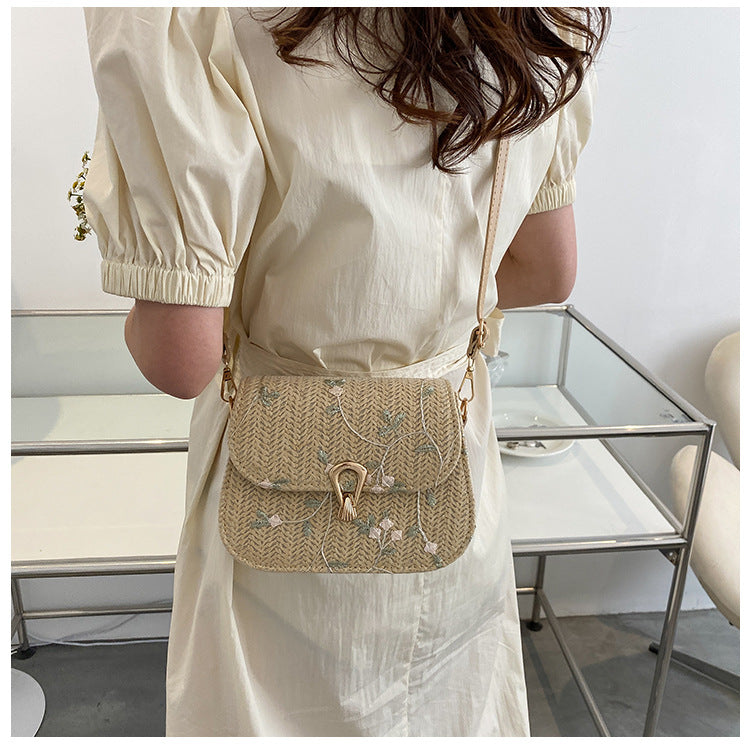 This year's trendy fashion straw woven small bag for women in summer2024New Trendy Versatile Lace Woven Single Shoulder Crossbody Bag for Women