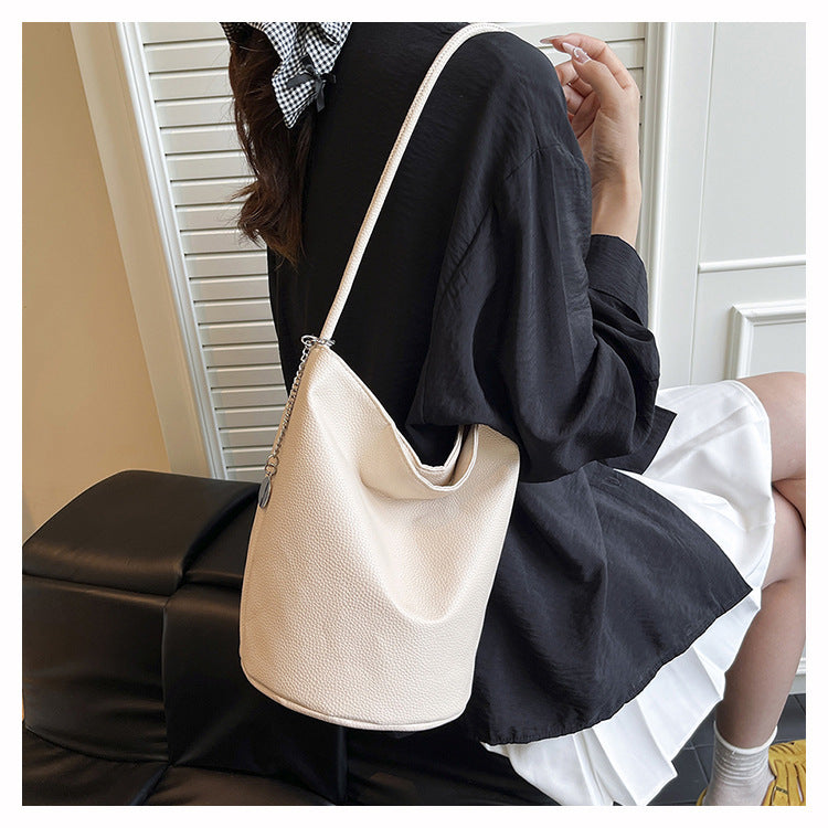 Women's Commuter Tote Bag Versatile2024New Fashion Large Capacity Bucket Crossbody Bag High-end Single Shoulder Underarm Bag