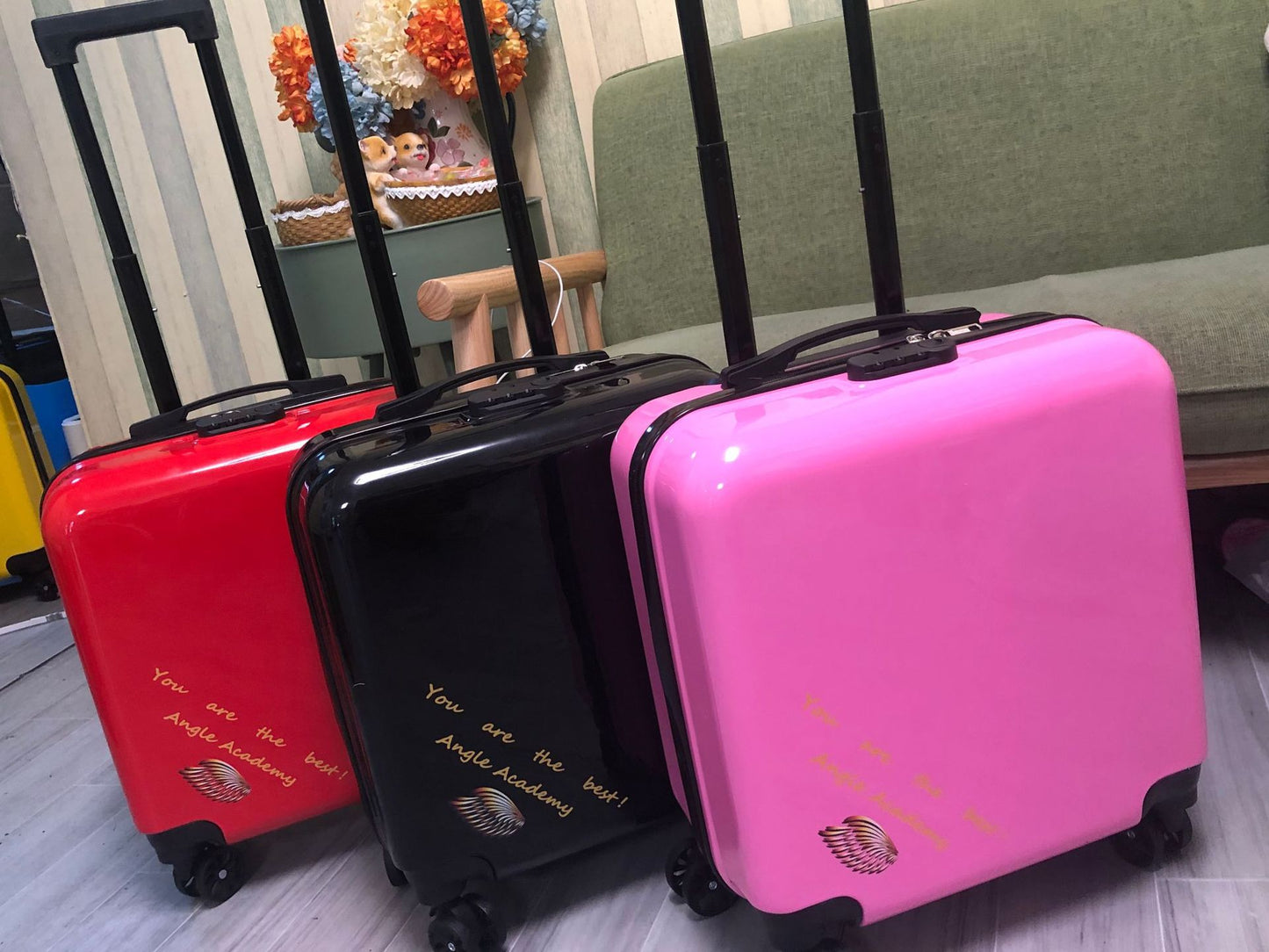 New181-inch Biscuit Children's Trolley Case Elementary School Student Luggage with Printed Words logo Cute male and female baby suitcase