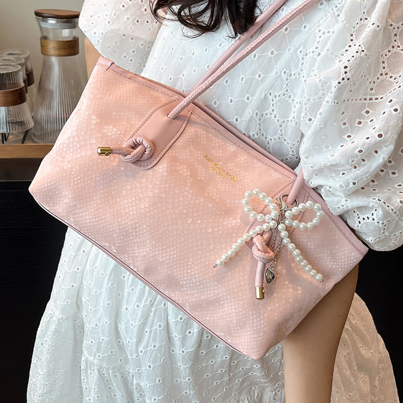 High-end stylish large-capacity women's bag2025New Spring and Summer Niche Single Shoulder Underarm Bag for Work and Commuting