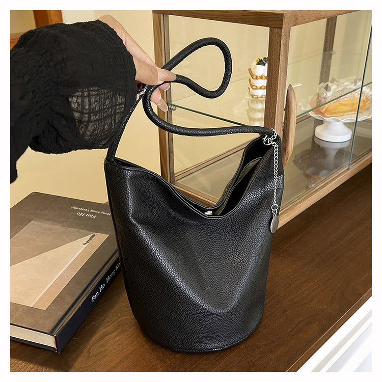 Women's Commuter Tote Bag Versatile2024New Fashion Large Capacity Bucket Crossbody Bag High-end Single Shoulder Underarm Bag