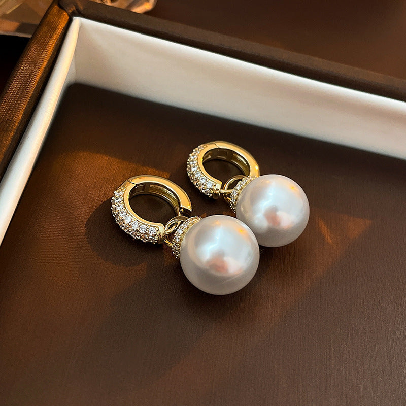 Pearl Earrings with a Sense of Sophistication Real Gold Electroplated Silver Needle French Retro Palace Style Earrings Versatile Ear Jewelry Wholesale