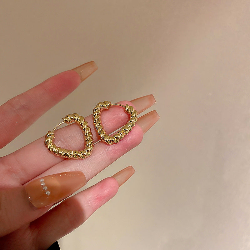 Silver Needle Metal Earrings High-end Simple Stud Earrings Fashion Versatile Light Luxury Unique Niche Earrings Yiwu Wholesale
