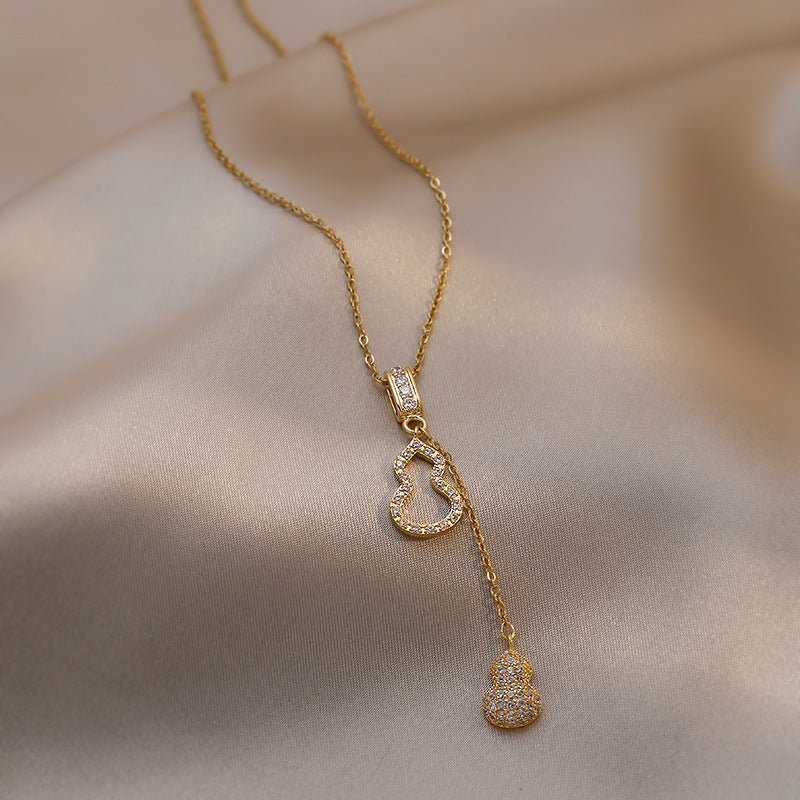 18K Real Gold Plated Moon Heart Pendant Necklace Simple Versatile Elegant Collarbone Chain Light Luxury High-End Necklace