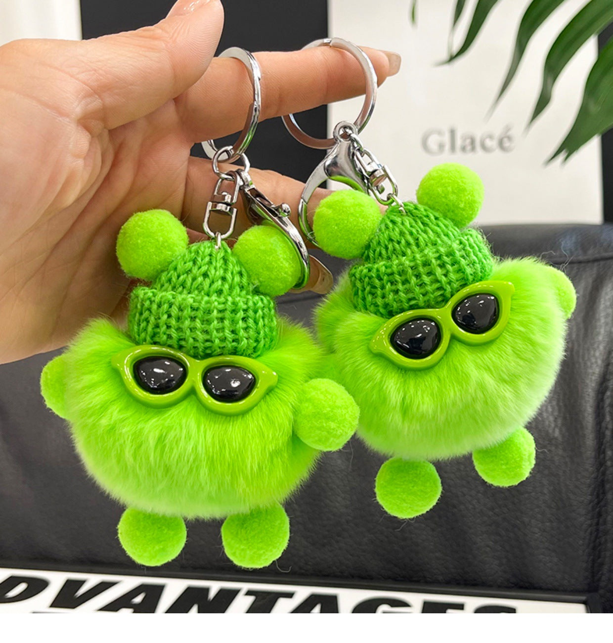 Rex Rabbit Fur Small Coal Ball Keychain Small Pendant Big Eyed Cartoon Plush Backpack Pendant High-end Small Gift http://detail.1688.com/offer/969101839202.html