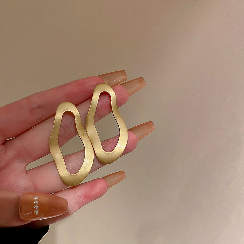 Silver Needle Metal Earrings High-end Simple Stud Earrings Fashion Versatile Light Luxury Unique Niche Earrings Yiwu Wholesale