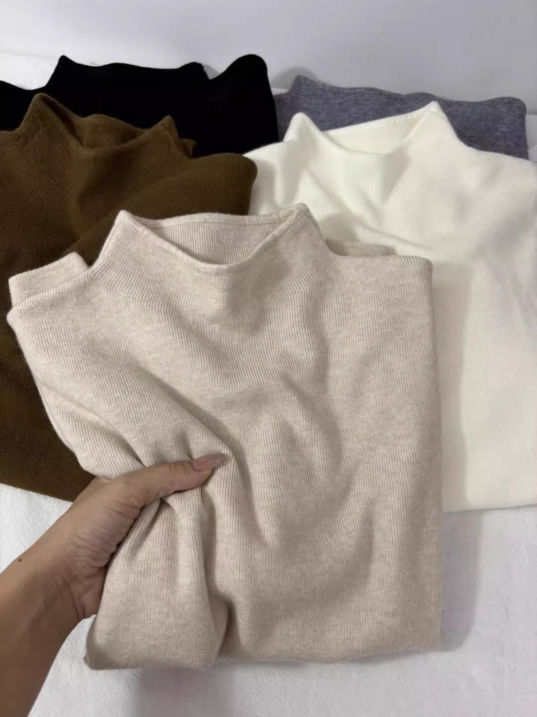 Soft and Cozy Half Turtleneck Knitted Sweater for Women, Autumn and Winter Versatile Top, Korean Style Slimming Solid Color Inner Layer, Mid-Neck Sweater, Base Shirt