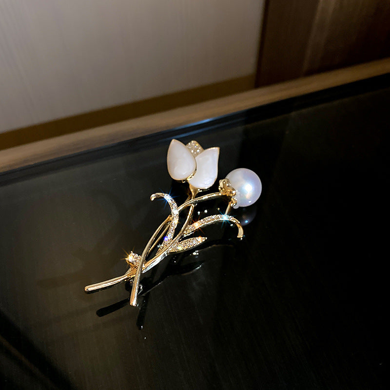 Inlaid Diamond Pearl Digital Flower Brooch French Light Luxury Elegant Pin Fashion Niche High-end Suit Accessory for Women