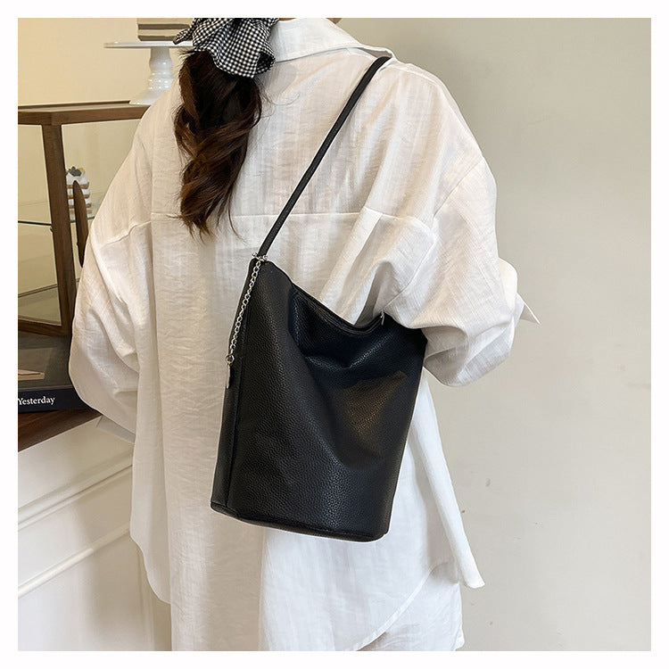 Women's Commuter Tote Bag Versatile2024New Fashion Large Capacity Bucket Crossbody Bag High-end Single Shoulder Underarm Bag