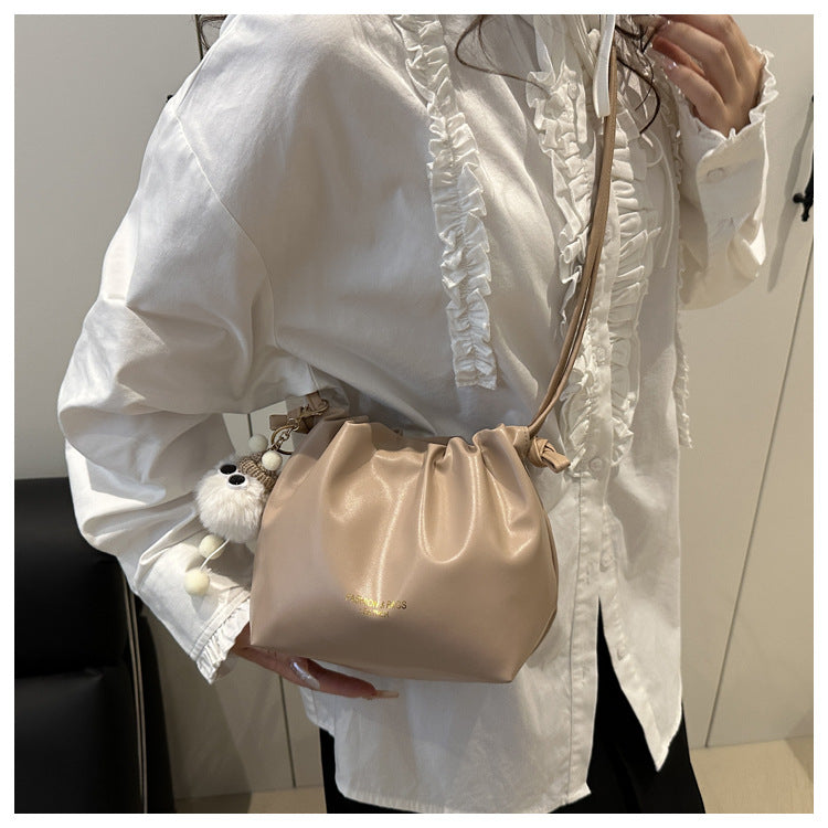 This year's trendy casual fashion elegant women's bag2025New versatile trendy single-shoulder bag with a high-end feel bucket bag