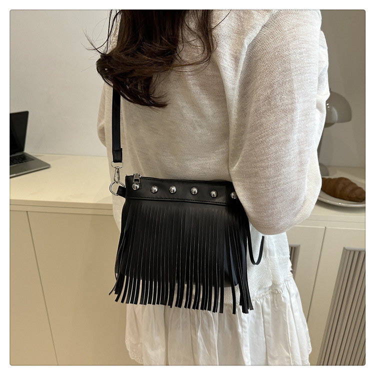 French retro tassel commuter bucket bag for women2025Summer new cross-border style soft shoulder crossbody tassel bag