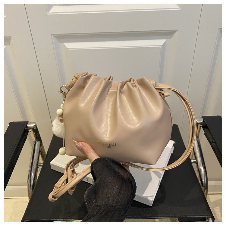 This year's trendy casual fashion elegant women's bag2025New versatile trendy single-shoulder bag with a high-end feel bucket bag