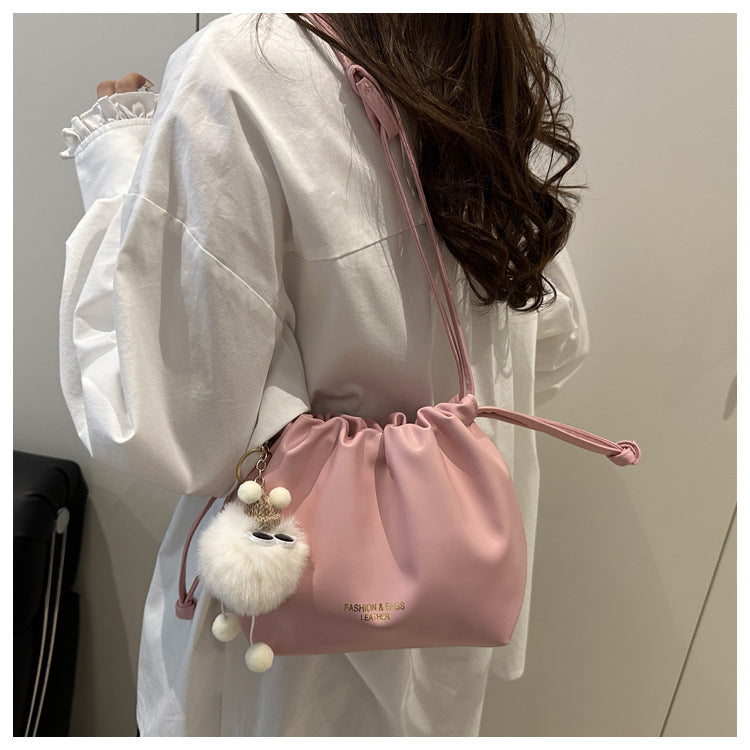 This year's trendy casual fashion elegant women's bag2025New versatile trendy single-shoulder bag with a high-end feel bucket bag