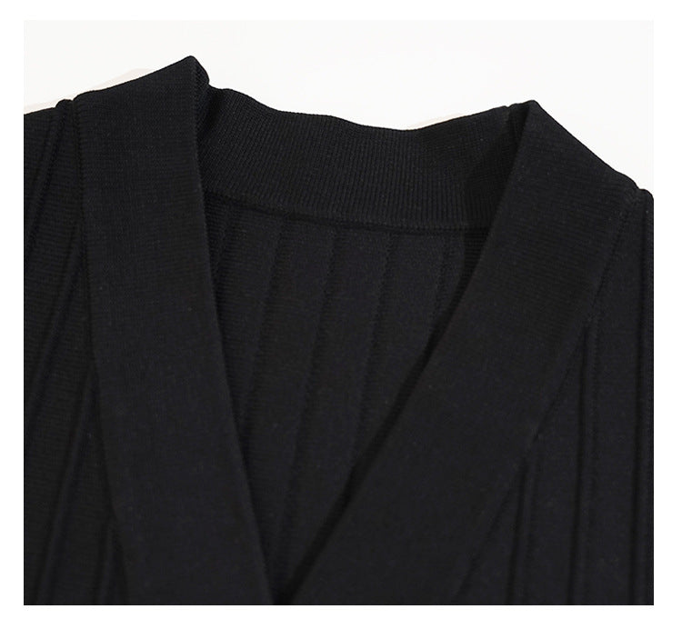 Amphiona2025New Style with a Sense of Luxury V Collar Sleeveless A Slim Fit Waist Cinching Gold Button Striped Knitted Dress