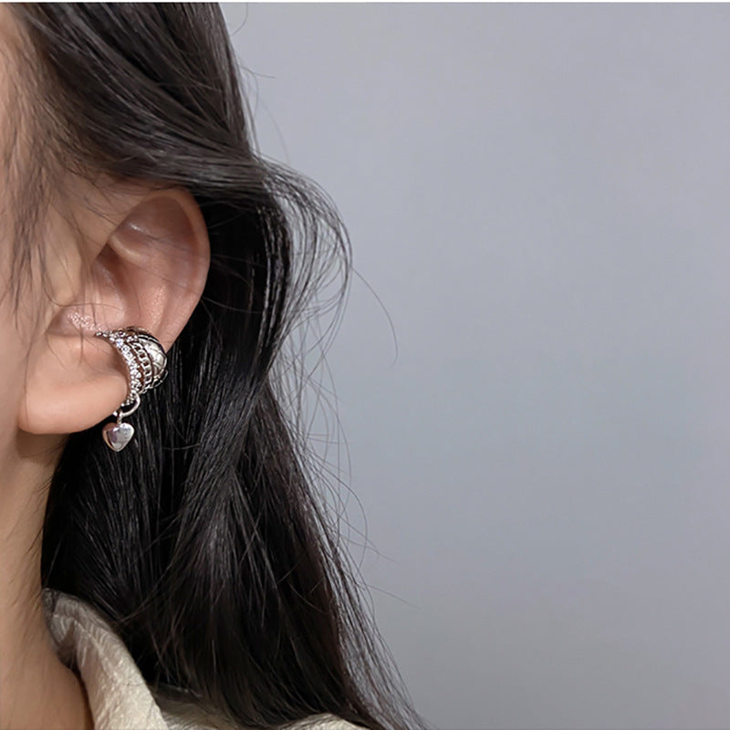 Diamond-encrusted Pearl Heart Tassel Ear Clip Artistic Retro French Ear Cuff Fashionable and Elegant Light Luxury Earrings Wholesale