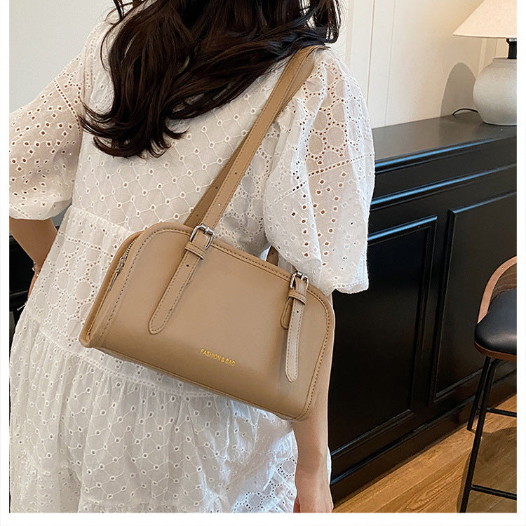 2025Spring New Crossbody Handbag Underarm Fashion Versatile Trendy Internet Celebrity Design High-Quality Texture Girlfriend Bag