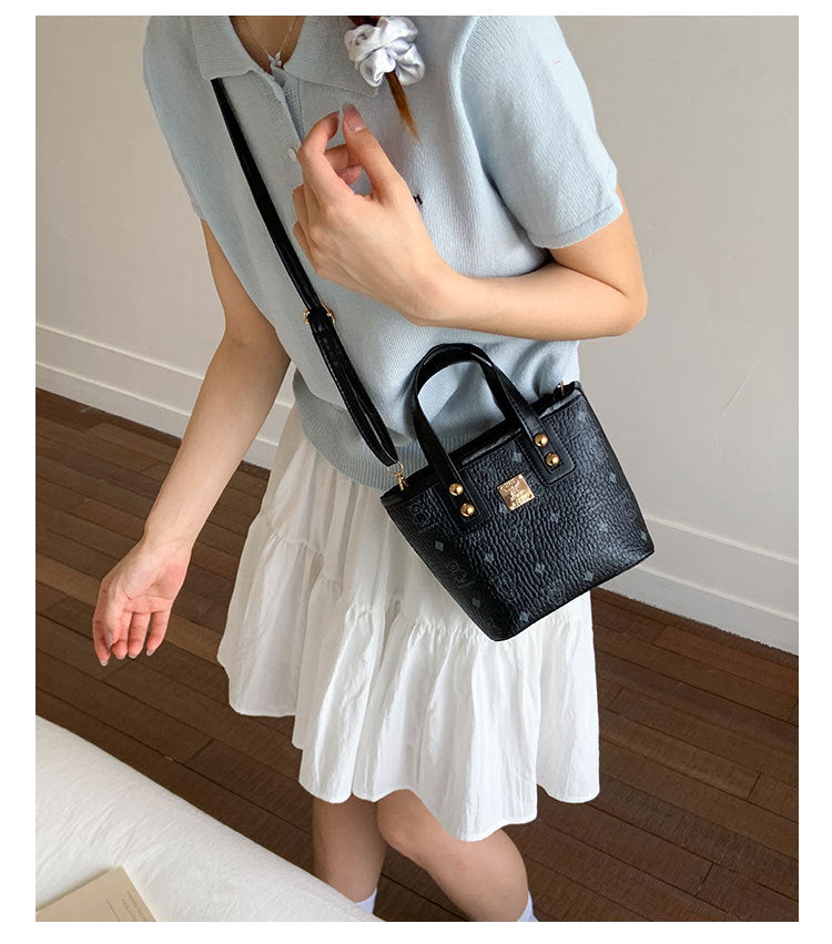 Large Capacity Stylish Versatile Korean Version ins Women's Bag2025New fashionable and high-end one-shoulder tote bag