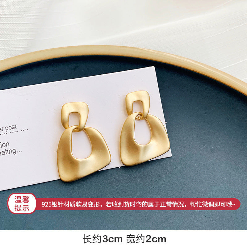Silver Needle Metal Earrings High-end Simple Stud Earrings Fashion Versatile Light Luxury Unique Niche Earrings Yiwu Wholesale