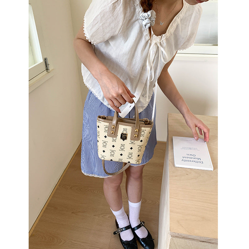 Large Capacity Stylish Versatile Korean Version ins Women's Bag2025New fashionable and high-end one-shoulder tote bag