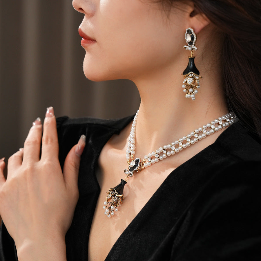 Medieval vintage Jewelry Set Silver Needle Oil Drop Flower Bow Pearl Earrings High-end Vintage Necklace