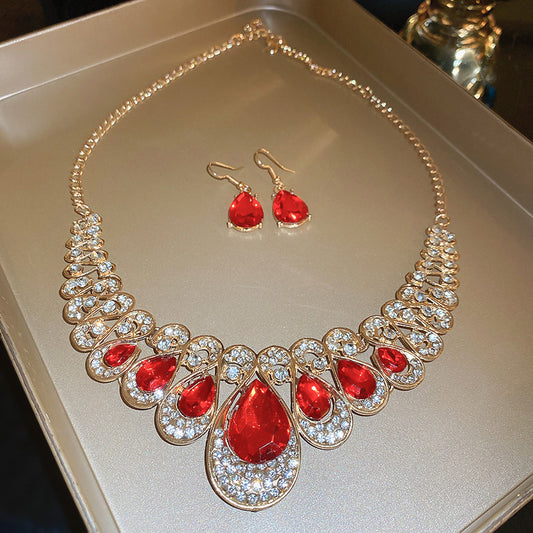 Medieval vintage Light Luxury Necklace Palace Style Heavy Craft Inlaid Diamond Water Drop Collarbone Chain High-end Vintage Necklace for Women