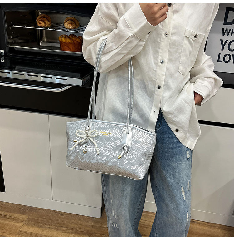 High-end stylish large-capacity women's bag2025New Spring and Summer Niche Single Shoulder Underarm Bag for Work and Commuting