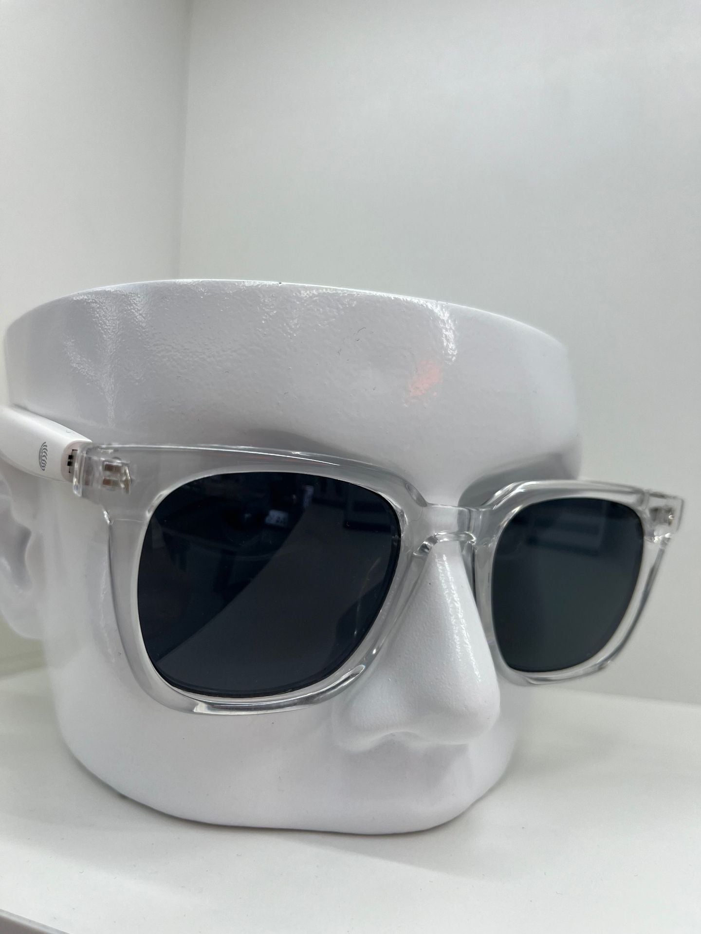 Cross-border Smart Glasses Unisex Bluetooth Sports Sunglasses Listening to Music Calling Headphones Transparent Replacement Lenses1009