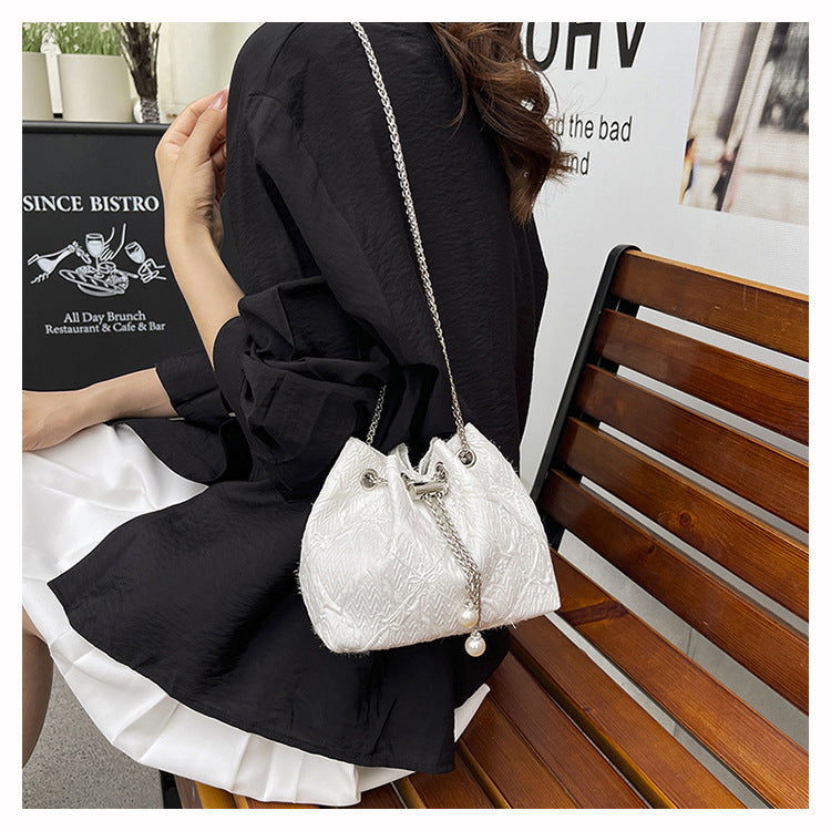 Cross-border Drawstring Bucket Small Bag for Women2025New Stylish Pleated Flower Bag Fashionable Round Chain Crossbody Bag