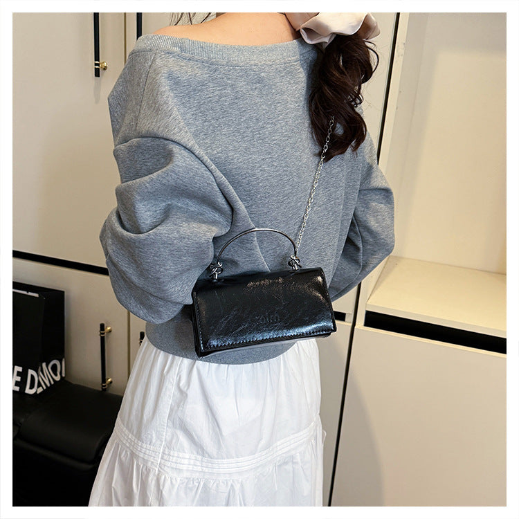 2025Spring New Chain Women's Bag Fashion Simple Stylish Single Shoulder Crossbody Bag Retro Handheld Small Square Women's Bag