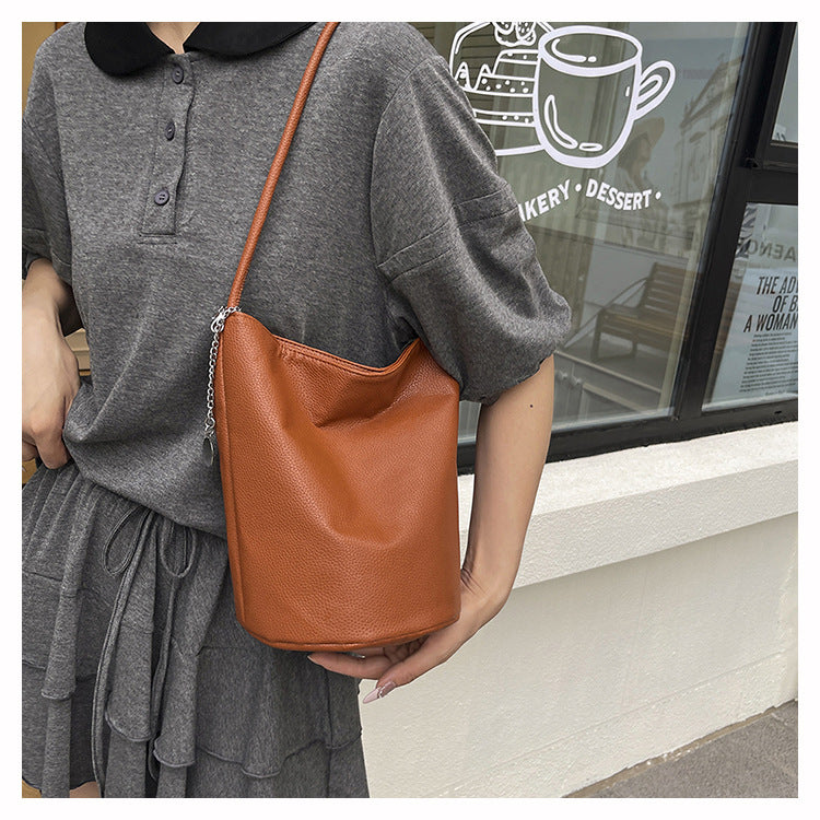 Women's Commuter Tote Bag Versatile2024New Fashion Large Capacity Bucket Crossbody Bag High-end Single Shoulder Underarm Bag