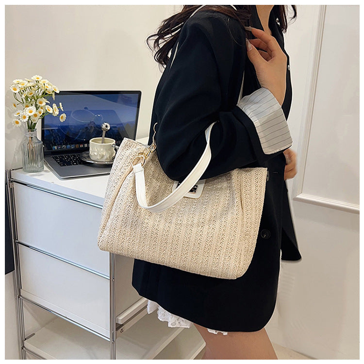 2025Women's Spring New Small Chanel Style Bag for Work Commute Versatile Straw Woven Large Capacity Wide Shoulder Strap Women's Single Shoulder Bag