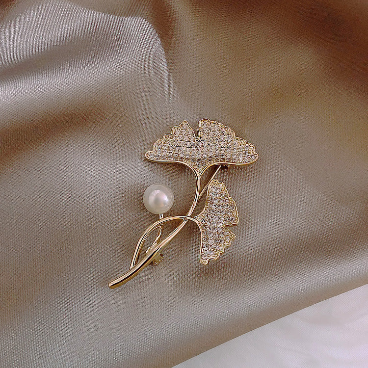 Inlaid Diamond Pearl Digital Flower Brooch French Light Luxury Elegant Pin Fashion Niche High-end Suit Accessory for Women