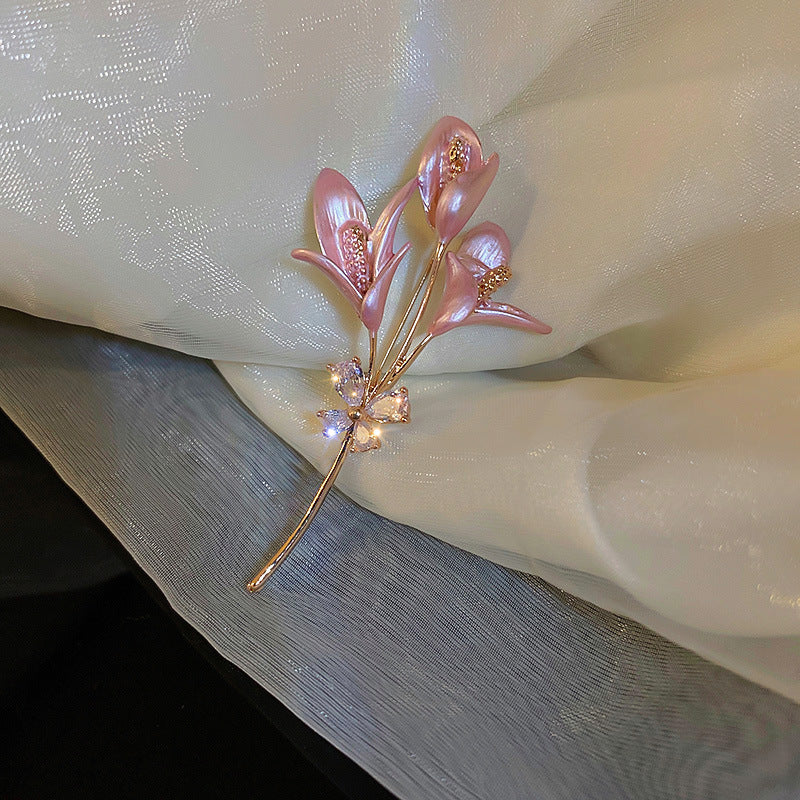 Inlaid Diamond Pearl Digital Flower Brooch French Light Luxury Elegant Pin Fashion Niche High-end Suit Accessory for Women